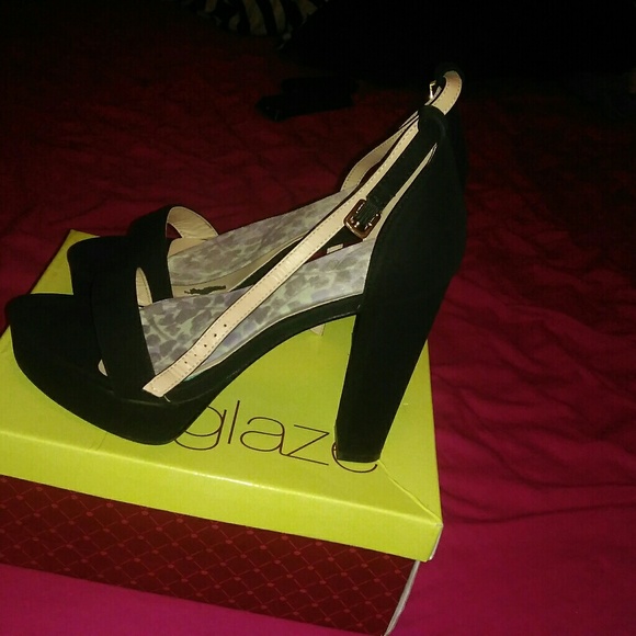 Open Toe Black Heels - Picture 4 of 4